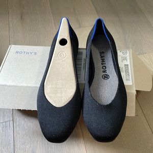 Rothy’s square in black. Size 9 Brand New!